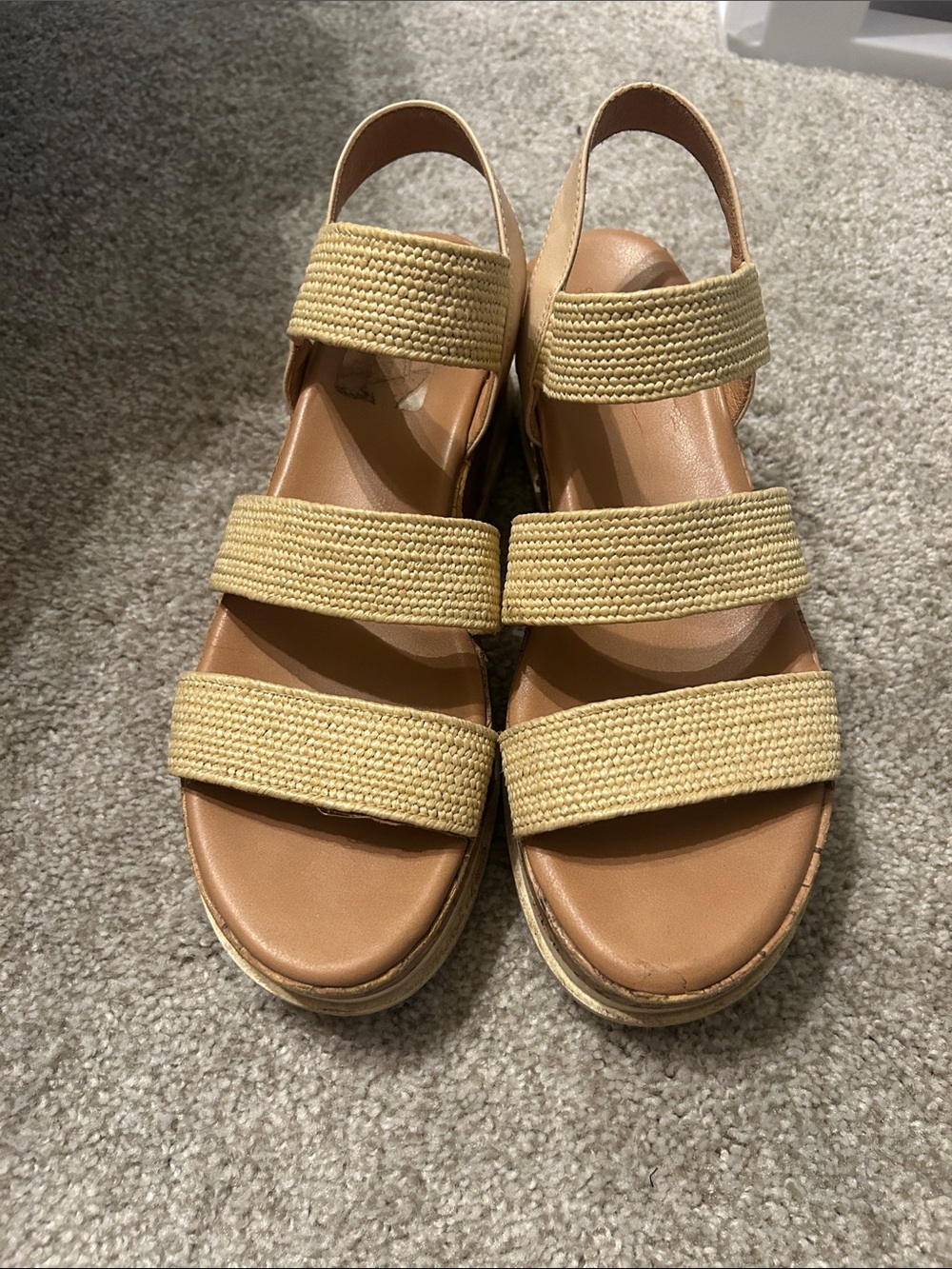 Universal Thread Platform Sandals
